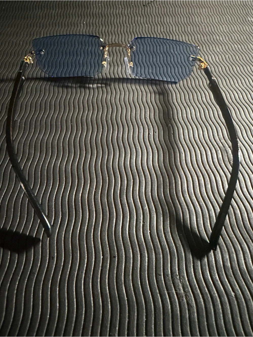 Blue Rimless Sunglasses with Black Arms - New wirg